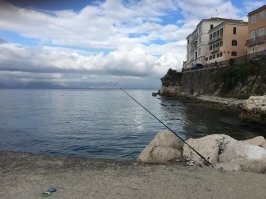 В Корфу ( она же Керкира )очень хорошо но дороги разбитые особенно горные :) Фото удилища , это я каждый вечер там рыбачил .