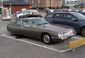 Можно сказать , что у Ситроены всё же был стилистический купе - Citroën SM . SM представлял собой престижное и дорогое купе точнее говоря, стилизованный под купе трёхдверный хетчбэк, сочетая технические характеристики, близкие к уровню Gran Turismo, с комфортом автомобиля представительского класса .
