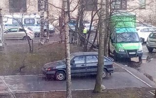 Ну где тут тротуар?