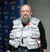 Вы это ему расскажите, детишки