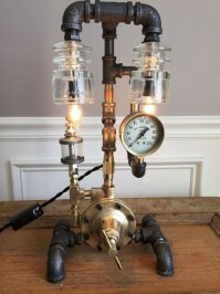 Умелец из Франции создает необычные лампы из старых запчастей