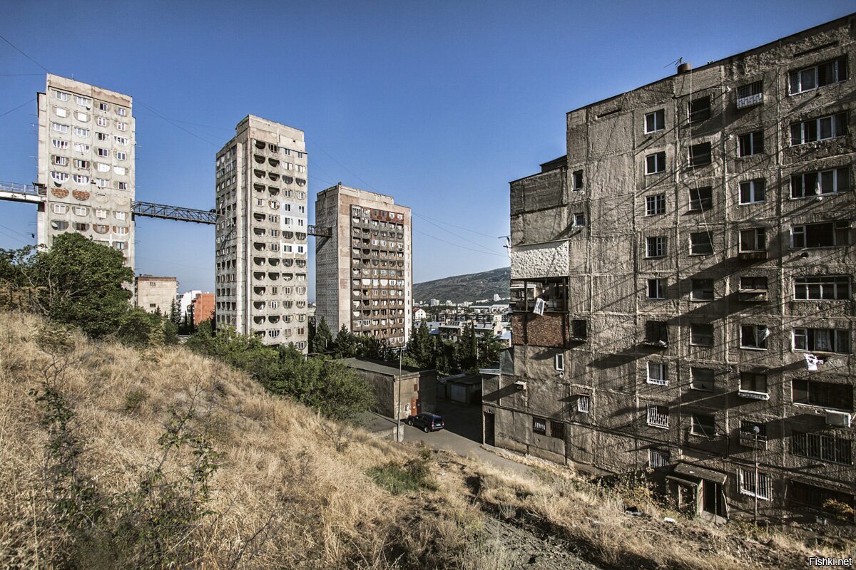 Поселок случайный массив 5. Тбилиси Нуцубидзе мосты. Тбилиси Нуцубидзе дом. Тбилиси ул Нуцубидзе 19. Мост Глдани Тбилиси.