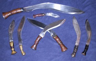 Нож гурков - тоже довольно часто в кино встречается. Довольно характерная особая форма