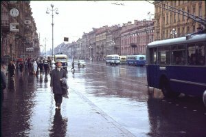 Улица в Ленинграде, 1963 - таки Невский.)
И кстати всё уже было.