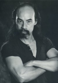 Вообще-то, на мой взгляд, есть абсолютный злодей. Ни одной положительной роли я не припоминаю.