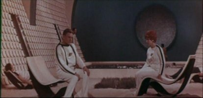 а про "Туманность Анромеды" 1967 года ни слова, а там такие кадры и пейзажи - закачаешься!