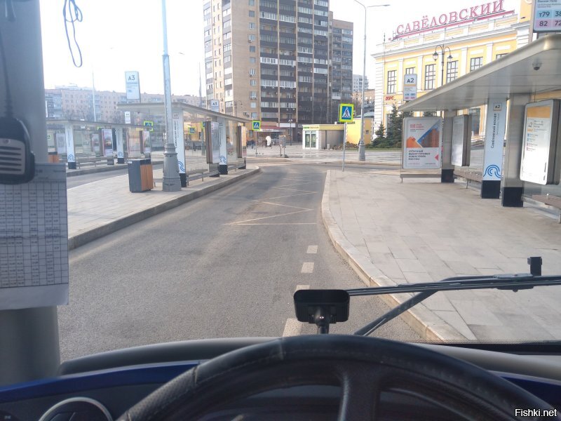 Москва. Площадь Савеловского вокзала. 13.04.20. 15.30. Обычно тут толпа в это время