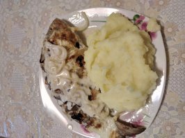 Карасик в сметане собственного приготовления. Кто же откажется от такого?