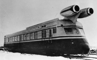 А вообще идея старая, наши вон еще в 70-м два движка на Ж/Д вагон прифигачили!