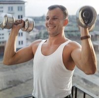 ну да)) работаю в московском аэропорте)) рассказывайте мне как пострадал фитнес))