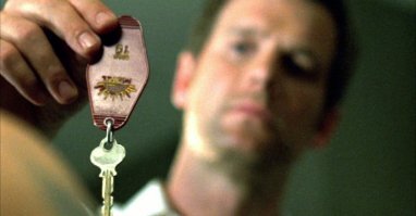Шикарный сериальчик, посмотрел первые 2 минуты и реально залип...