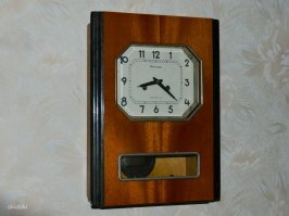 А ещё часы "Янтарь" в 12 ночи.
