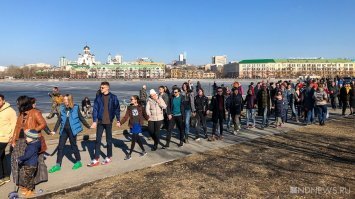 "Эпидемия когда-нибудь закончится, зато люди научатся ценить личное пространство"
Да ладно будет вот так,когда просто пошел за хлебом: