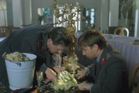 От сделк с ОПЕК  последней, РФ будет иметь 80 млн. Долларов прибыли ежедневно, в РФ 148млн человеков, итого по 0,5 млн долларов на рыло, куда там алмазу Шырли-Мырли
