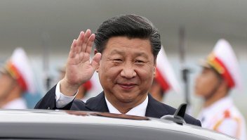 Вангую:
Как закончится эта вакханалия,на Китай подадут в суд США, Бриты,
Евреи,Прибалты,Поляки и Австралия. 
Сумма общая будет под 4 триллиона долларов.Санкции против Китая и арест его зарубежного имущества и прочее,прочее..
Ждём-с мировой торговой войны..