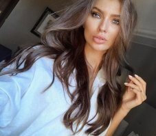 Когда то эту девушку похвалили в инстаграмме за хорошо взятый ракурс ее фото. На что она ответила честно и прямо - какой там ракурс, сырников обожралась и лежу  Ссылки не дам, лень ковыряться