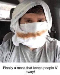 Пышногрудая девушка наглядно показала, почему она не сможет сделать маску из бюстгальтера