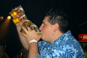 Ирландские наручники - состояние, когда обе руки заняты спиртным