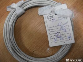 Рекомендую для таких целей  использовать провод ПТЛ-200. Рабочая температура до 200 градусов Цельсия.
    Предназначен  для подключения бортового оборудования в самолетостроении и прокладки электросети при условиях высокой влажности. Изоляция кабеля – фторопластовые пленки, имеет дополнительный изолирующий слой из стекловолокна, пропитанного кремнийорганическим лаком. 
Вечная проводка получается.