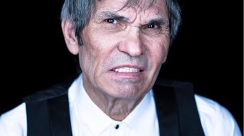 не правда ваша, некто попробовал "Крота" на халяву, ему не понравилось,
А всем известно, что "Крот" слаще уксуса...