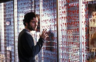 Судя по подборке, Вам должен понравиться "Охотники за разумом" (2004), если Вы его ещё не видели. 
Ловушки от маньяка, соревнование "мозгами", без пошлости и грязи. Не без недостатков, но очень даже неплох.