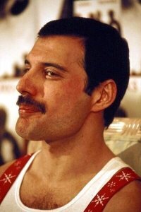 Подумала, что они Фредди косплеят с псом