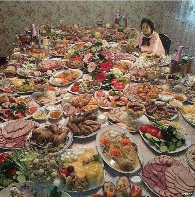 Она и на Новый Год примерно столько же съедала!