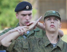 Почему офицеры говорят «честь имею»?