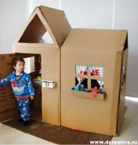 Пфф, в детстве коробка от холодильника давала нам море возможностей для развлечения, в зависимости от времени года.