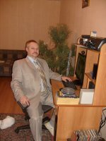 Пипец, сборище уродов!
Умиляет ободранная дверь на фоне фишек из как бы казино


с тремя мульками огрызков в метро...


дешманские башмаки, дешманский диван, дешман комп с угробищным принтаком для лохов (новый принтак стоит дешевле картриджа к нему... а их там два!)



про тиливезер я тут молчу вообще!


ну, а дальше полный треш!
мажик в бабках на фоне детских штанов, мамаши в задроченных халатиках и так далее!