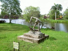 Тринидад...потом наверное Кайо Ларго, Залив свиней, крокодиловая ферма и индейцы из бетона, джип трофи в Матантасе на Судзуках Джими...Просто программа из отеля, надо будет посмотреть вдруг сохранилась и по настальгировать)