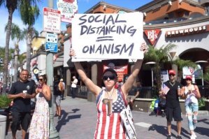 США бунтуют: громкие лозунги американцев против карантина