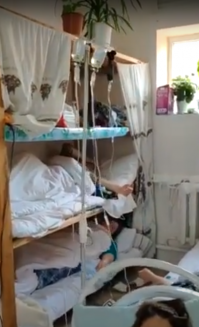 Поменять кабинетами врачей, которые спасают людям жизнь и гнид, которые "не вкурсе"