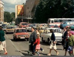 Белыми госномера стали в 1981. Причем было разграничение на частные и государственные ТС. В первом случае одна буква отделялась цифрами. А вот про противотуманки - вопрос. Может быть поздние 80е.