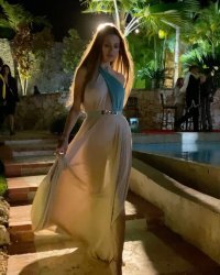 Пока Боню не сожгли на костре после известных процедур, предлагаю пару её фоток на подрочить. :) (на них она реально красивая, в отличии от реального хлебала)