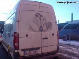 Людей попросили нарисовать знаменитые автомобильные логотипы по памяти, результаты получились очень веселыми