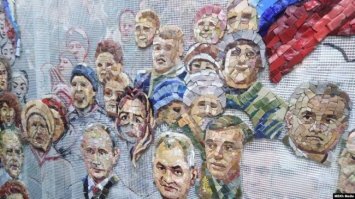 И вот теперь в храме вооружённых сил России будут мозаика с Путиным, Шойгу, Матвиенко, Володиным, Сталиным.. Вообщем- всё смешалось в доме Облонских- люди, кони..