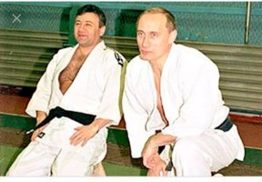 Голова нужна для того, чтобы в неё есть.