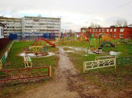 Да вы что? Вот пару тройку мест которые не претендуют на центр цивилизации. Бирюсинск. Город в иркутской области. Население порядка 20000. Ожерелье. ПГТ ещё в Московской области. Шабурново. Вообще деревня на краю Московской области. А крупные города сейчас вообще выглядят замечательно. А вы то? Вы же совсем в "дальнем" замкадье живёте? Накидайте фоток ваших мест?)))