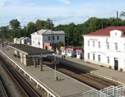 Да вы что? Вот пару тройку мест которые не претендуют на центр цивилизации. Бирюсинск. Город в иркутской области. Население порядка 20000. Ожерелье. ПГТ ещё в Московской области. Шабурново. Вообще деревня на краю Московской области. А крупные города сейчас вообще выглядят замечательно. А вы то? Вы же совсем в "дальнем" замкадье живёте? Накидайте фоток ваших мест?)))