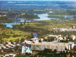 Да вы что? Вот пару тройку мест которые не претендуют на центр цивилизации. Бирюсинск. Город в иркутской области. Население порядка 20000. Ожерелье. ПГТ ещё в Московской области. Шабурново. Вообще деревня на краю Московской области. А крупные города сейчас вообще выглядят замечательно. А вы то? Вы же совсем в "дальнем" замкадье живёте? Накидайте фоток ваших мест?)))