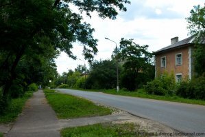 Да вы что? Вот пару тройку мест которые не претендуют на центр цивилизации. Бирюсинск. Город в иркутской области. Население порядка 20000. Ожерелье. ПГТ ещё в Московской области. Шабурново. Вообще деревня на краю Московской области. А крупные города сейчас вообще выглядят замечательно. А вы то? Вы же совсем в "дальнем" замкадье живёте? Накидайте фоток ваших мест?)))