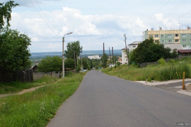 Да вы что? Вот пару тройку мест которые не претендуют на центр цивилизации. Бирюсинск. Город в иркутской области. Население порядка 20000. Ожерелье. ПГТ ещё в Московской области. Шабурново. Вообще деревня на краю Московской области. А крупные города сейчас вообще выглядят замечательно. А вы то? Вы же совсем в "дальнем" замкадье живёте? Накидайте фоток ваших мест?)))