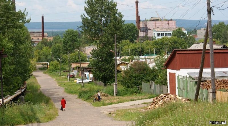 Да вы что? Вот пару тройку мест которые не претендуют на центр цивилизации. Бирюсинск. Город в иркутской области. Население порядка 20000. Ожерелье. ПГТ ещё в Московской области. Шабурново. Вообще деревня на краю Московской области. А крупные города сейчас вообще выглядят замечательно. А вы то? Вы же совсем в "дальнем" замкадье живёте? Накидайте фоток ваших мест?)))