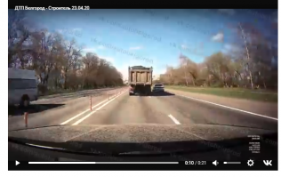 судя по видео, легковушка была в слепой зоне, и будь ты хоть сто раз прав, водитель большегруза в данной ситуации никак не мог видеть машину, думаю если бы на борту была эта надпись водитель легковушки ее бы отчетливо видел