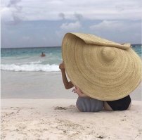 Достаточно было таких шляп раздать:)