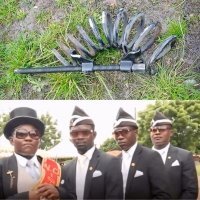 Не люблю такие стяжки. Долго и неудобно.
Подсмотрел в одном автосервисе, сделана стяжка из волговского домкрата. Там стойка целиком вставляется и разбирается за пару минут. За столько же и собирается. Там их три было разного размера.
Делал себе такие на Мазду. Провозился два часа, зато потом стойки пересобрал за несколько минут :).
А на Шниве в принципе стяжки не нужны...