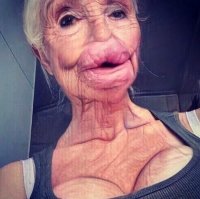 Девушка сделала 100 пластических операций и не узнаёт себя