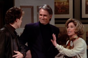 Ну он явно спившийся. А по поводу генов - вот на фото его отец и он тут на 7 лет старше, чем его сын сейчас