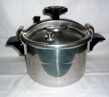 Судя по плите пендосия... С нашей скороваркой такое не случится, ибо ушки стальные!